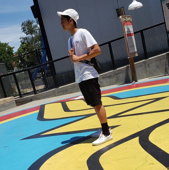 Meet your Posher, Neruda - Picture 1 of 1